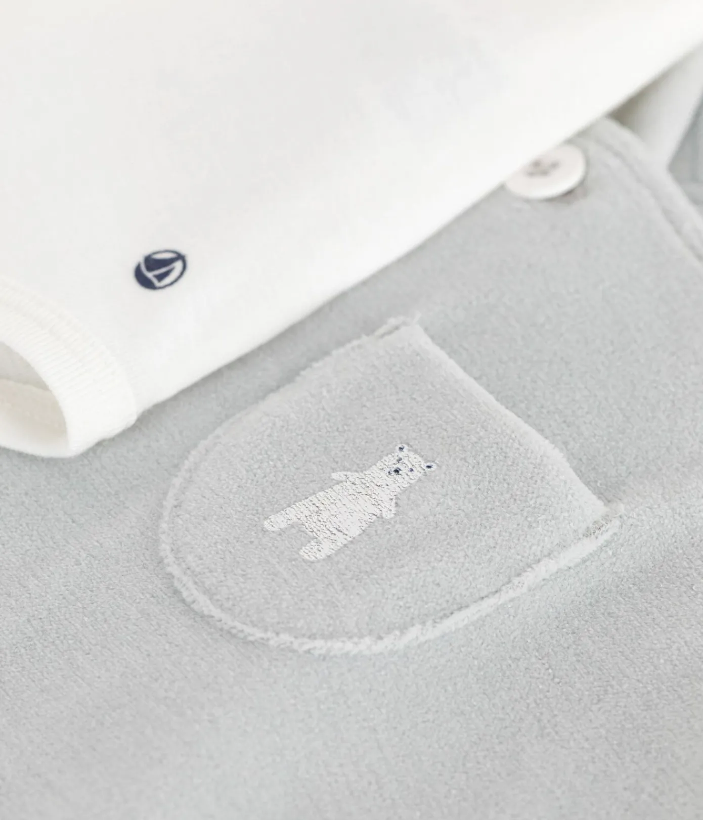 Petit Bateau Sets, Overalls & Latzhosen|Newborn*Baby-Latzhosen-Set aus einfarbiger Baumwolle mit hübschen Verzierungen CO2/ MARSHMALLOW
