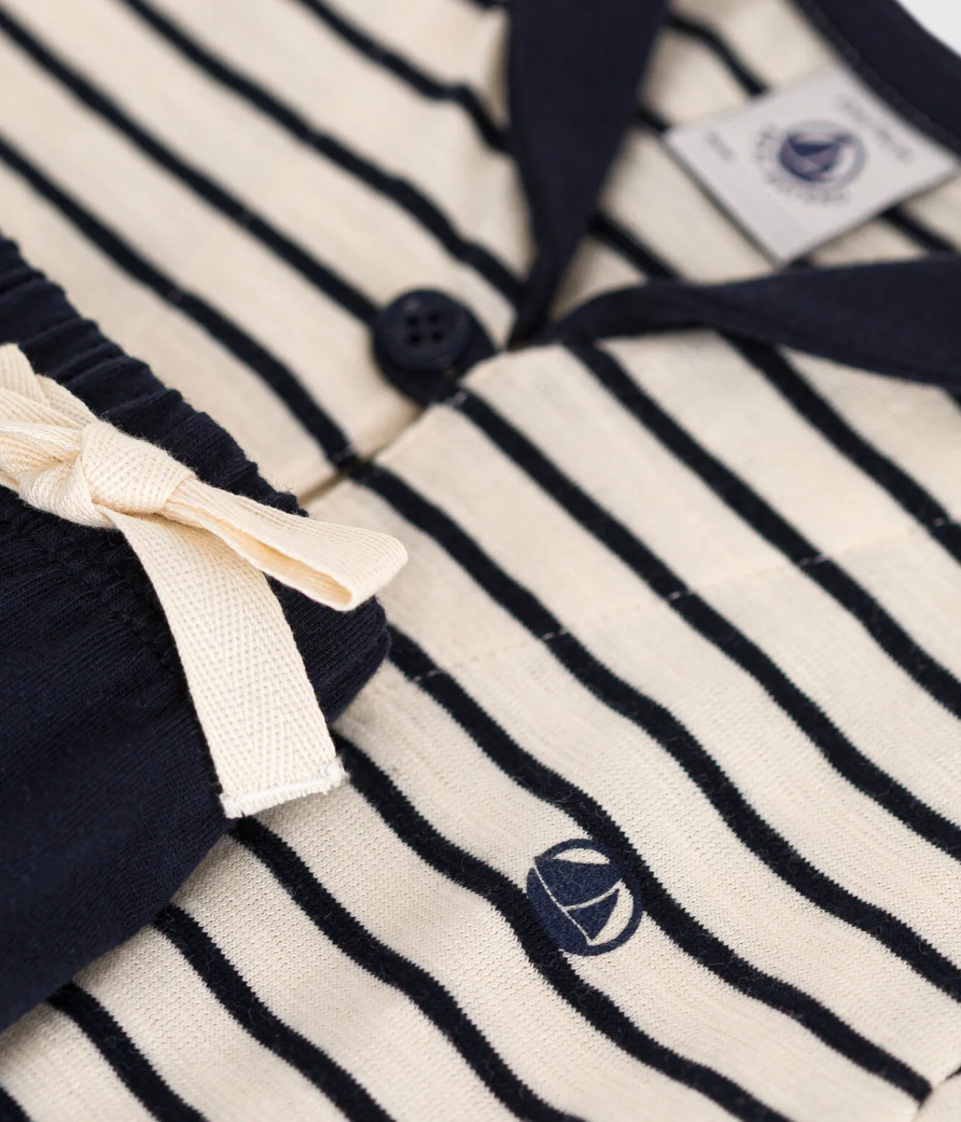 Petit Bateau Sets, Overalls & Latzhosen*Baby-Set T-Shirt und Shorts aus Jersey weiss AVALANCHE/blau SMOKING