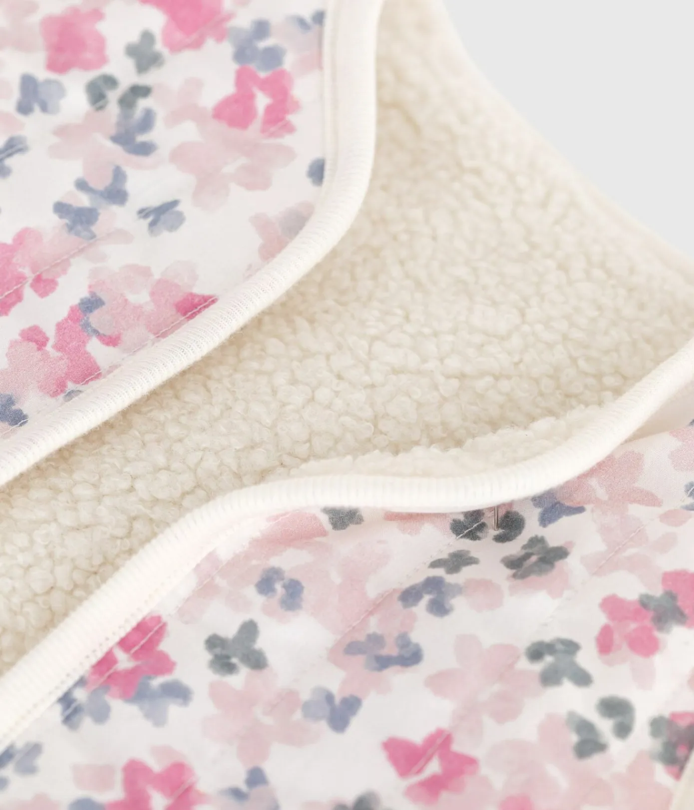 Petit Bateau Pullover, Cardigans*Baby-Weste aus Baumwoll-Popeline und Sherpa mit Muster MILK/ MULTICO