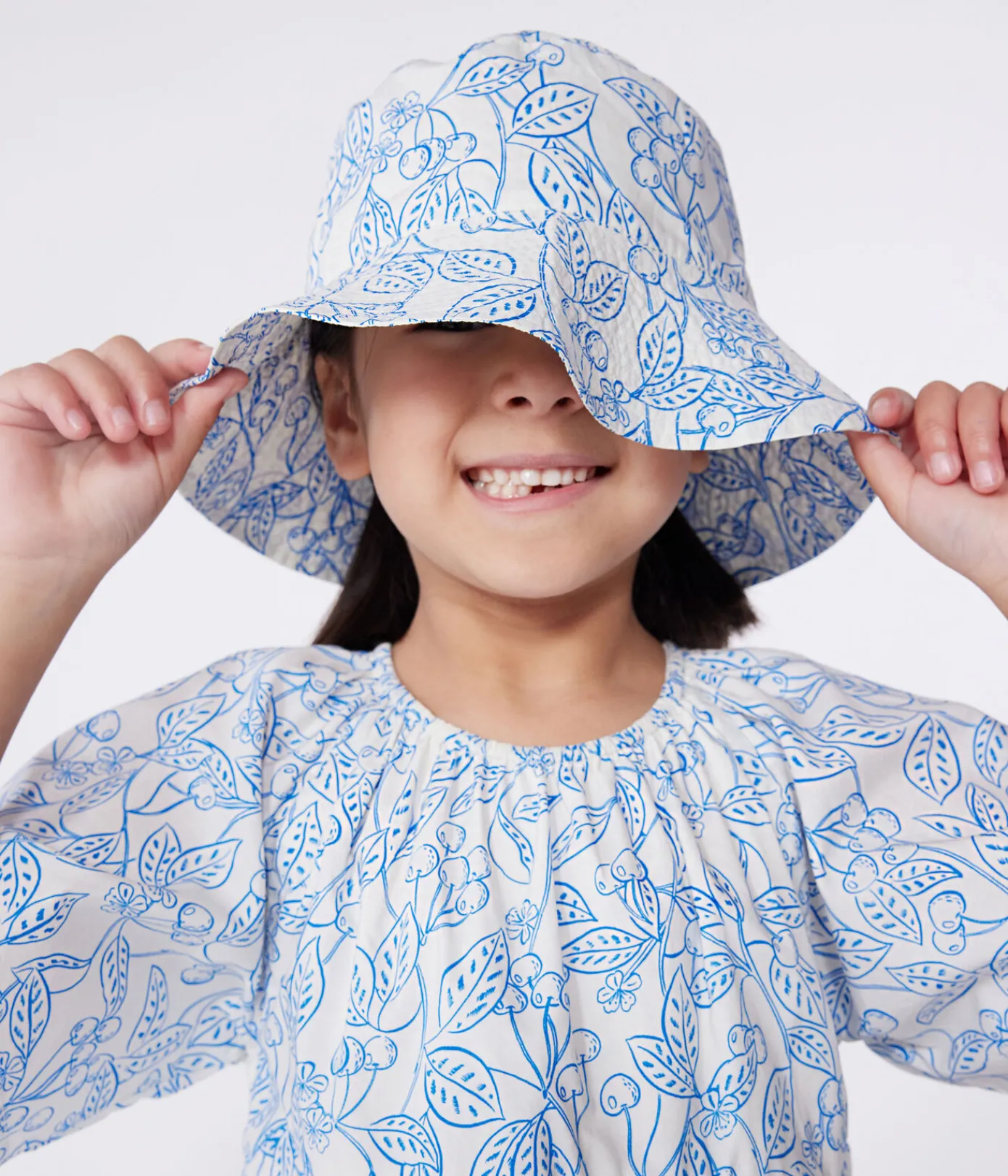 Petit Bateau Accessoires, Mützen, Caps*Bedruckte Popeline-Mütze für Mädchen blau MARSHMALLOW/ PORCELANA