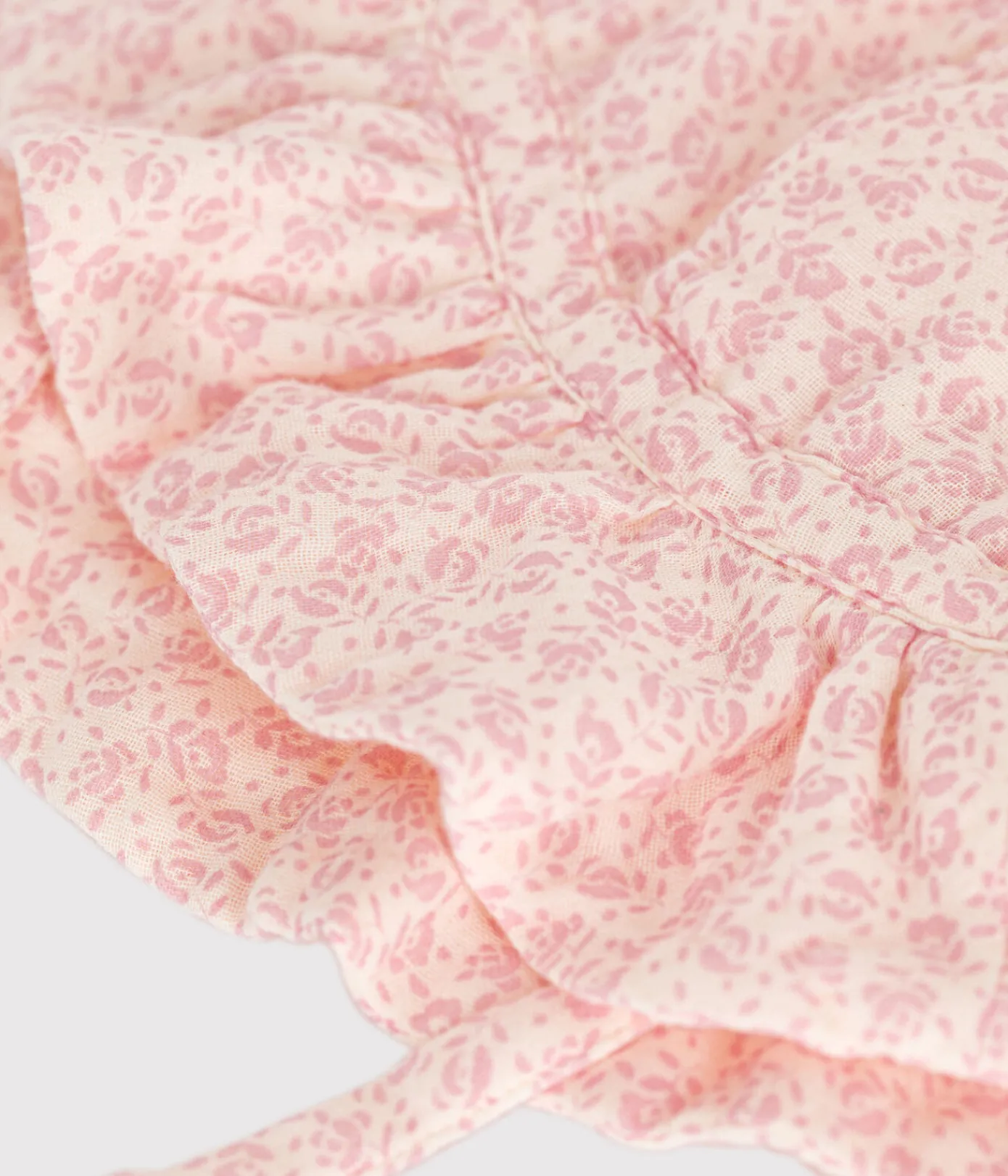 Petit Bateau Accessoires, Sonnenhüte, Caps*Breitkrempiger Baby-Hut aus Musselin mit rosa Blumenmuster Mädchen variante 1
