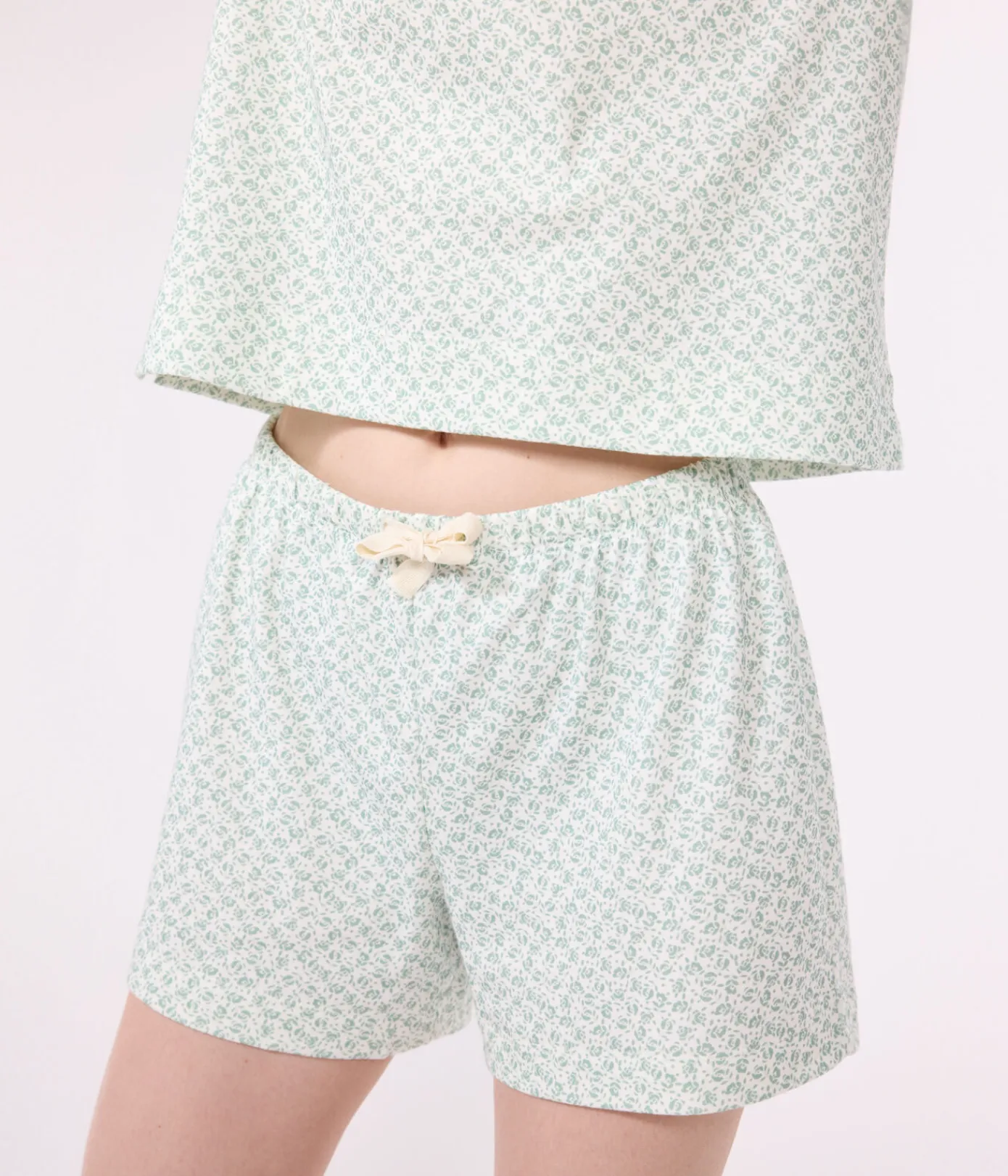 Petit Bateau Schlafanzüge, Nachthemden*Damen-Kurzpyjama aus Baumwolle mit Blumenmotiv MARSHMALLOW/ PAUL
