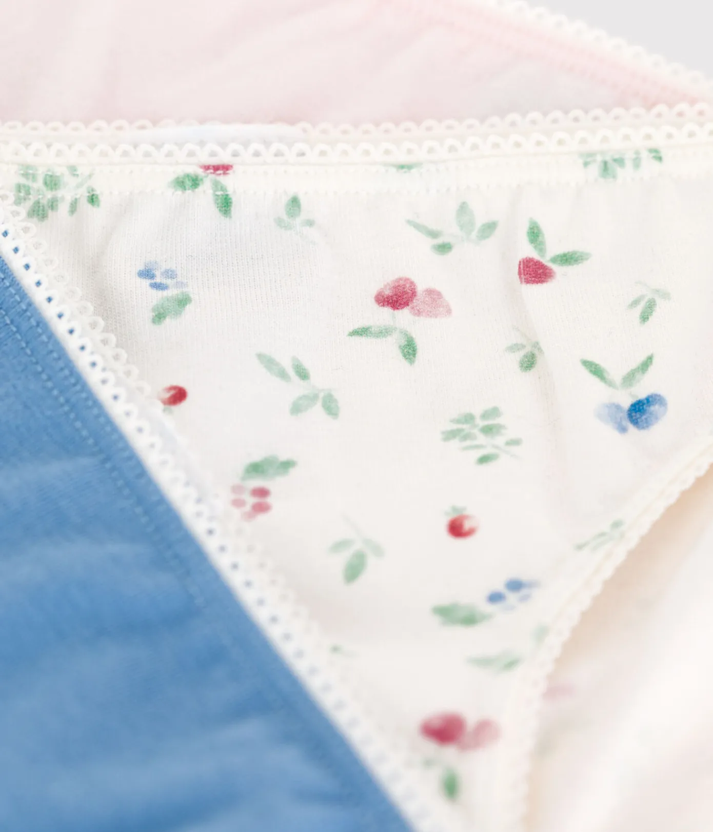 Petit Bateau Unterhosen, Shortys*3er-Set Kinder-Slips aus Baumwolle mit Elastan Frucht-Motiv variante 1