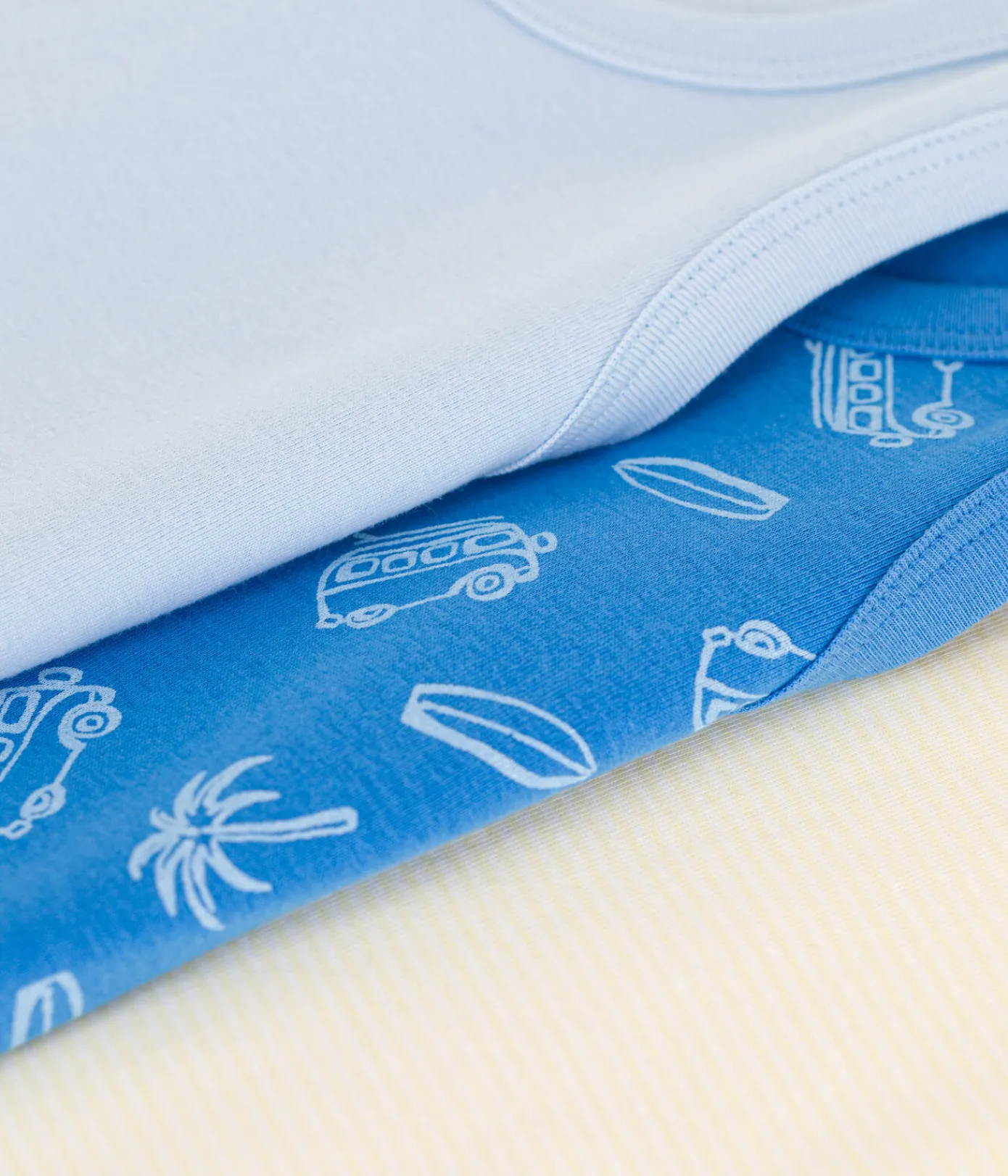 Petit Bateau Unterhemden, Tanktops|T-Shirts, Poloshirts, Hemden*3er-Set Kinder-Unterhemden aus Baumwolle mit Minibus-Motiv variante 1