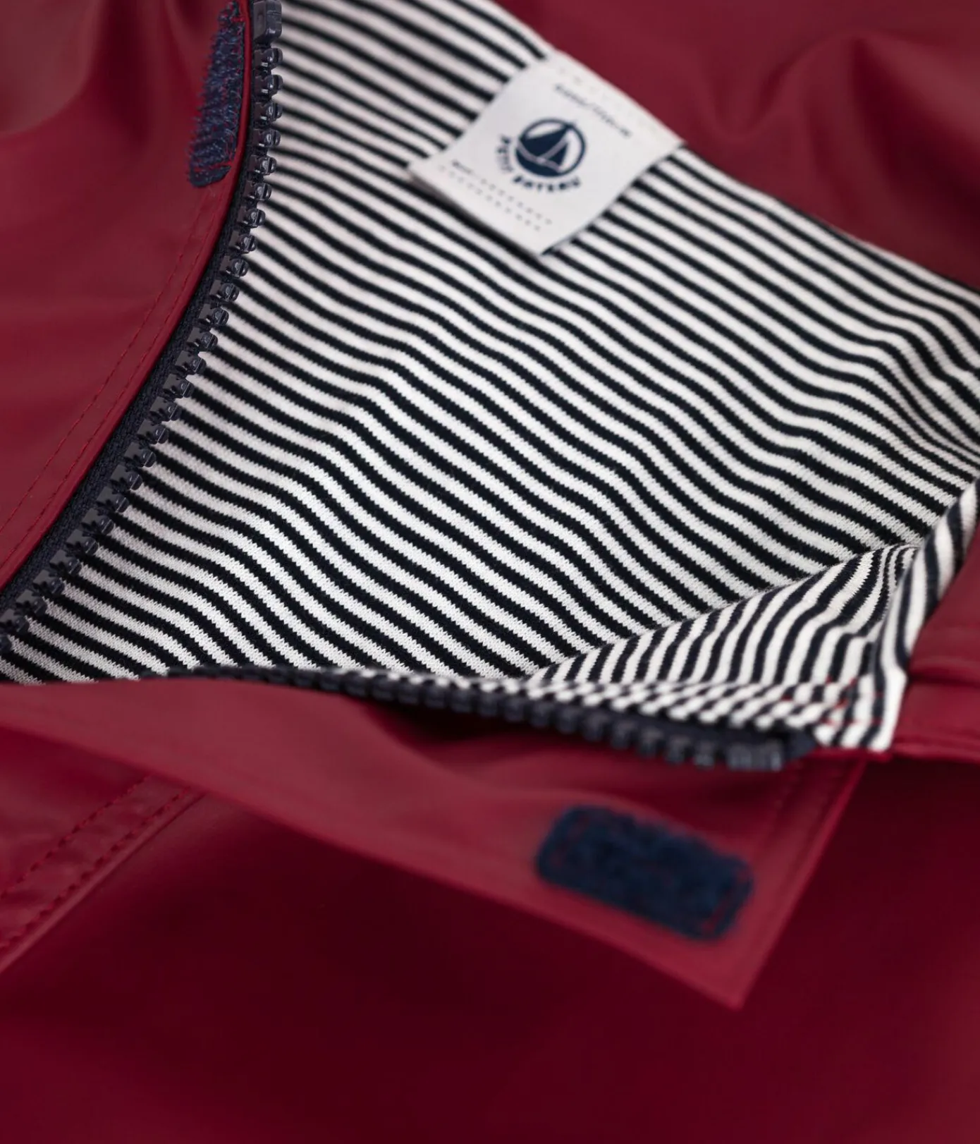 Petit Bateau Mäntel, Jacken, Regenjacken*Ikonische Kinder-Regenjacke AMARANTE
