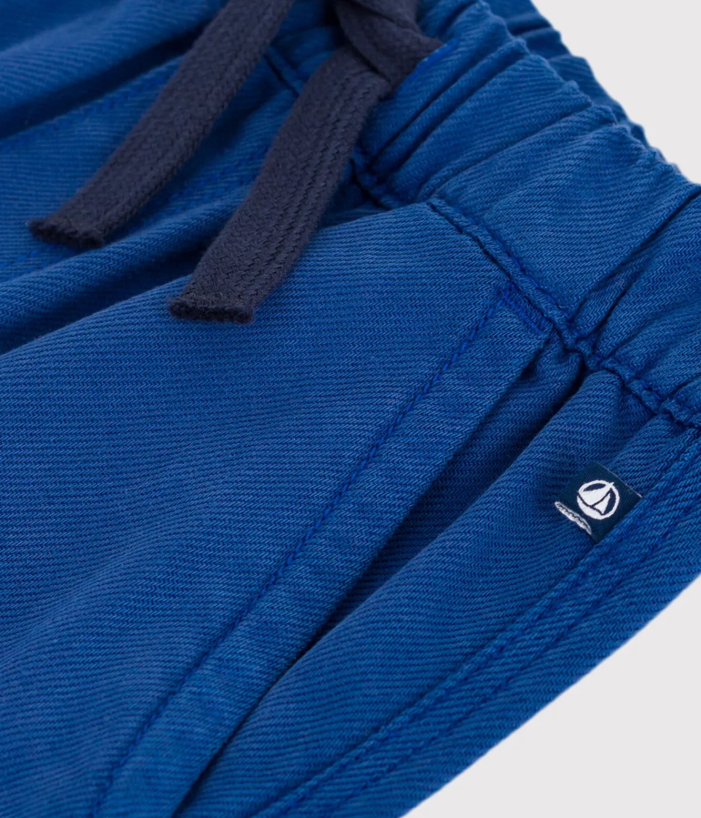 Petit Bateau Shorts, Jeans, Hosen*Kinder Cargo-Hose aus einfarbigem Lyocell. blau INCOGNITO