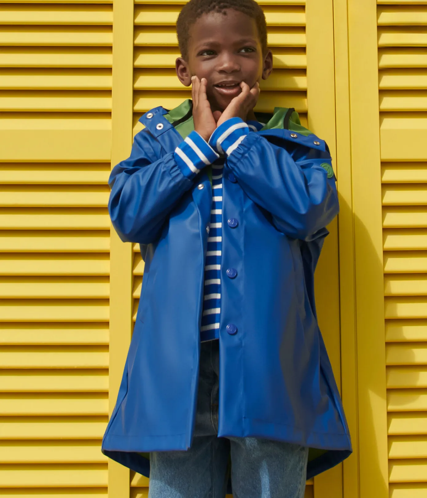 Petit Bateau Mäntel, Jacken, Regenjacken*Kinder-Regenjacke mit zwei Farben blau SURF/ PALMERAIE