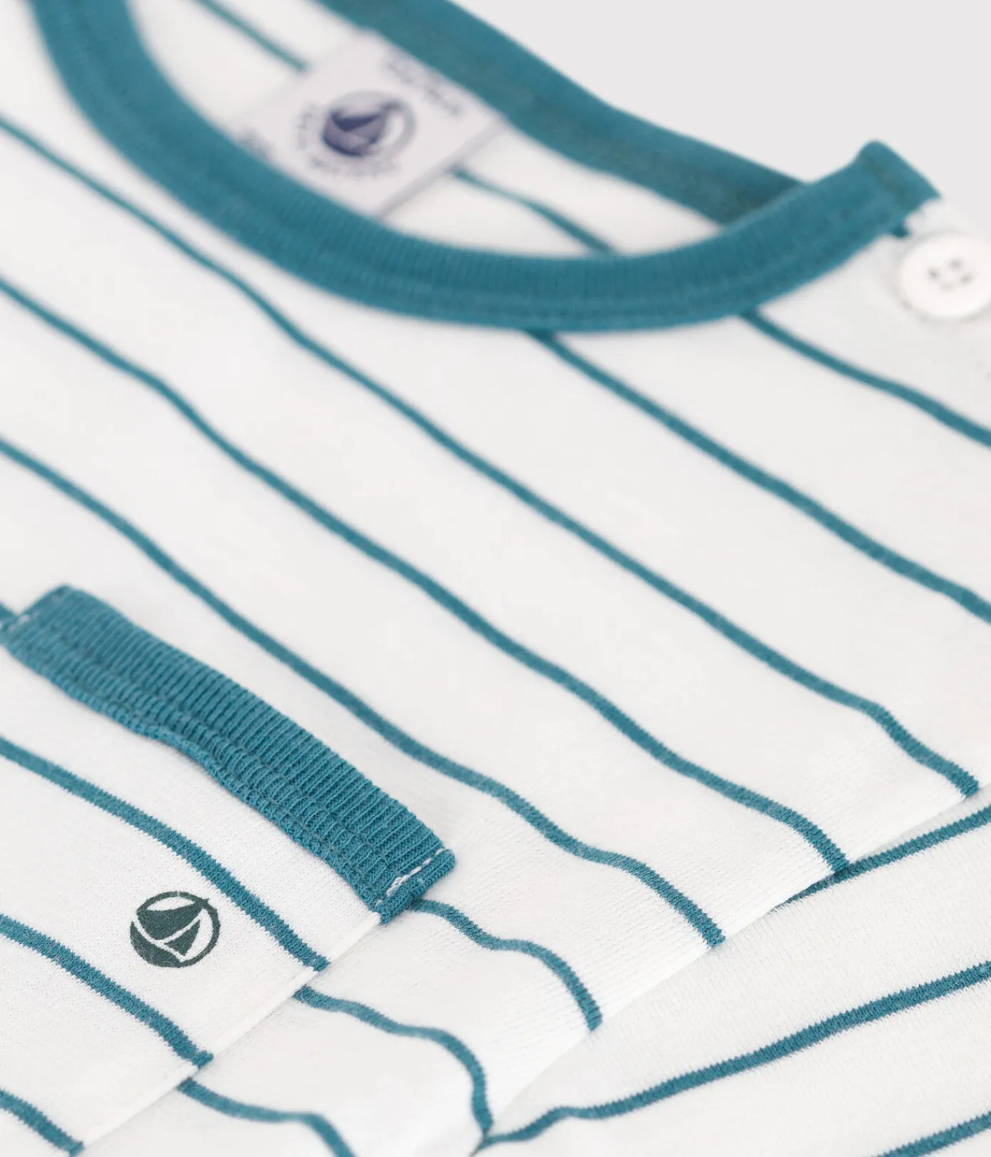 Petit Bateau T-Shirts, Oberteile*Kurzärmeliges Baby-T-Shirt aus Baumwolle mit Streifen grün MARSHMALLOW/ DRAGONFLY
