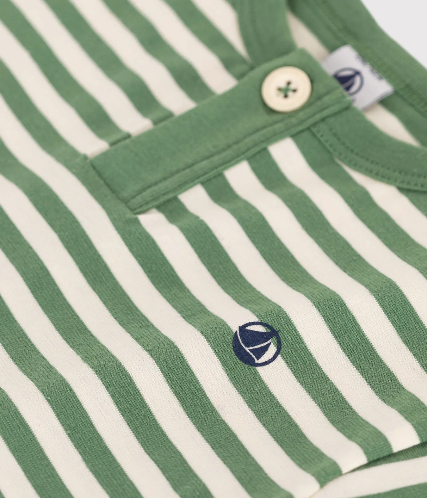 Petit Bateau T-Shirts, Oberteile*Kurzärmeliges Baby-T-Shirt aus Baumwolle mit Streifen grün PALMERAIE/ AVALANCHE
