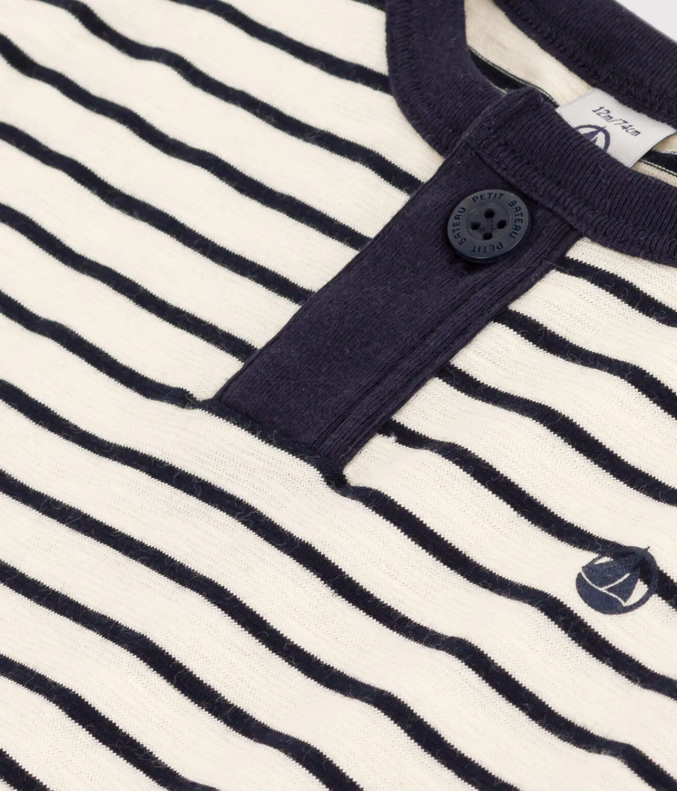Petit Bateau T-Shirts, Oberteile*Kurzärmeliges Baby-T-Shirt aus geflammtem Jersey weiss AVALANCHE/blau SMOKING