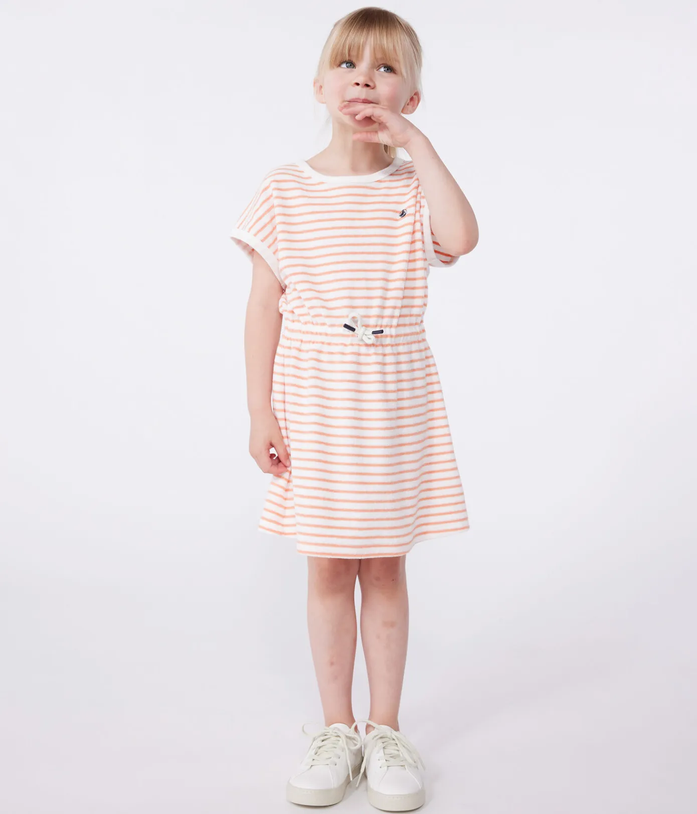 Petit Bateau Kleider, Röcke*Kurzärmeliges Kinder-Kleid aus Baumwoll-Frottee mit Streifen orange MARSHMALLOW/ ABRICOT