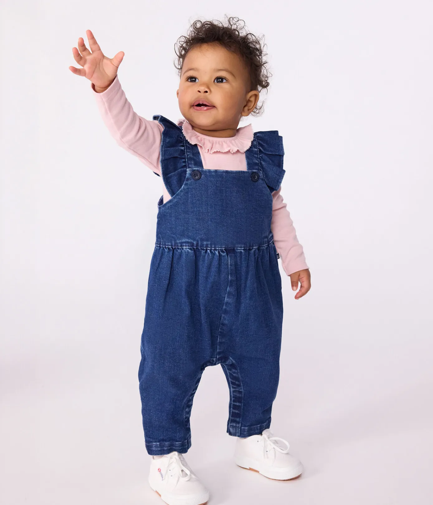 Petit Bateau Sets, Overalls & Latzhosen*Langbeinige Baby-Latzhose mit Volants aus Jeansstoff mit Elastan. blau DENIM MOYEN