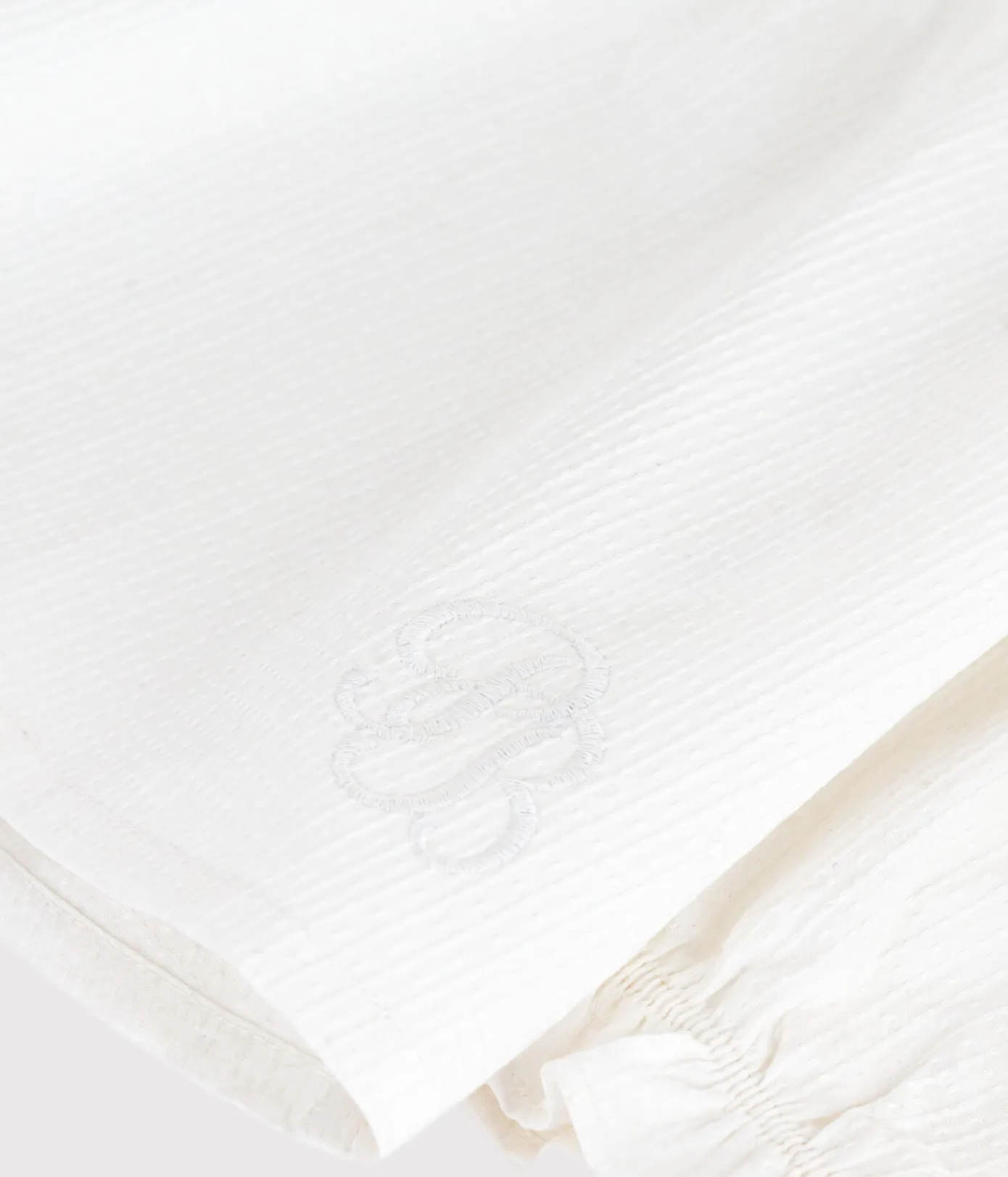 Petit Bateau T-Shirts, Oberteile*Langärmelige Baby-Bluse aus Baumwoll-Popeline mit Kragen und Stickereien weiss ECUME