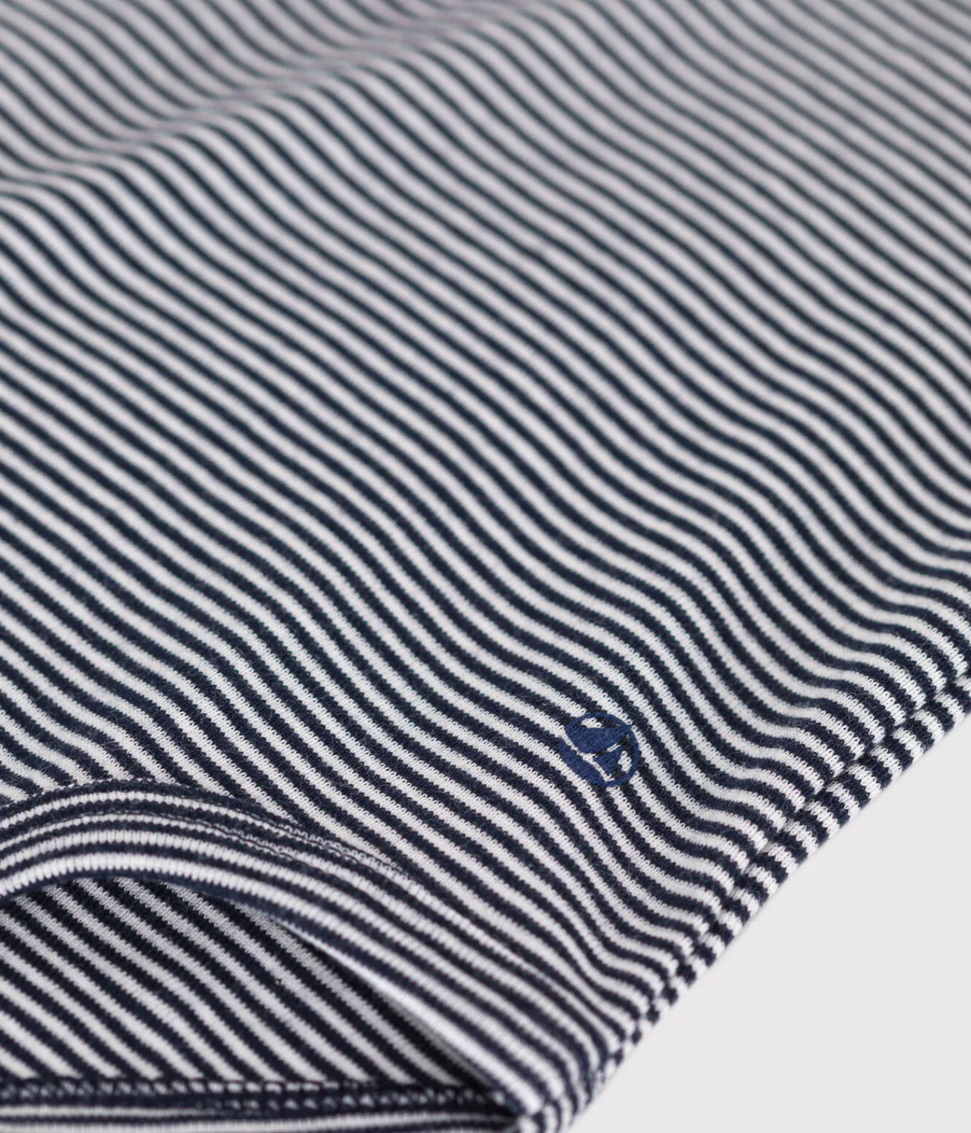 Petit Bateau T-Shirts, Oberteile*Langärmeliger Baby-Body aus Baumwolle mit Kragen blau SMOKING/weiss MARSHMALLOW