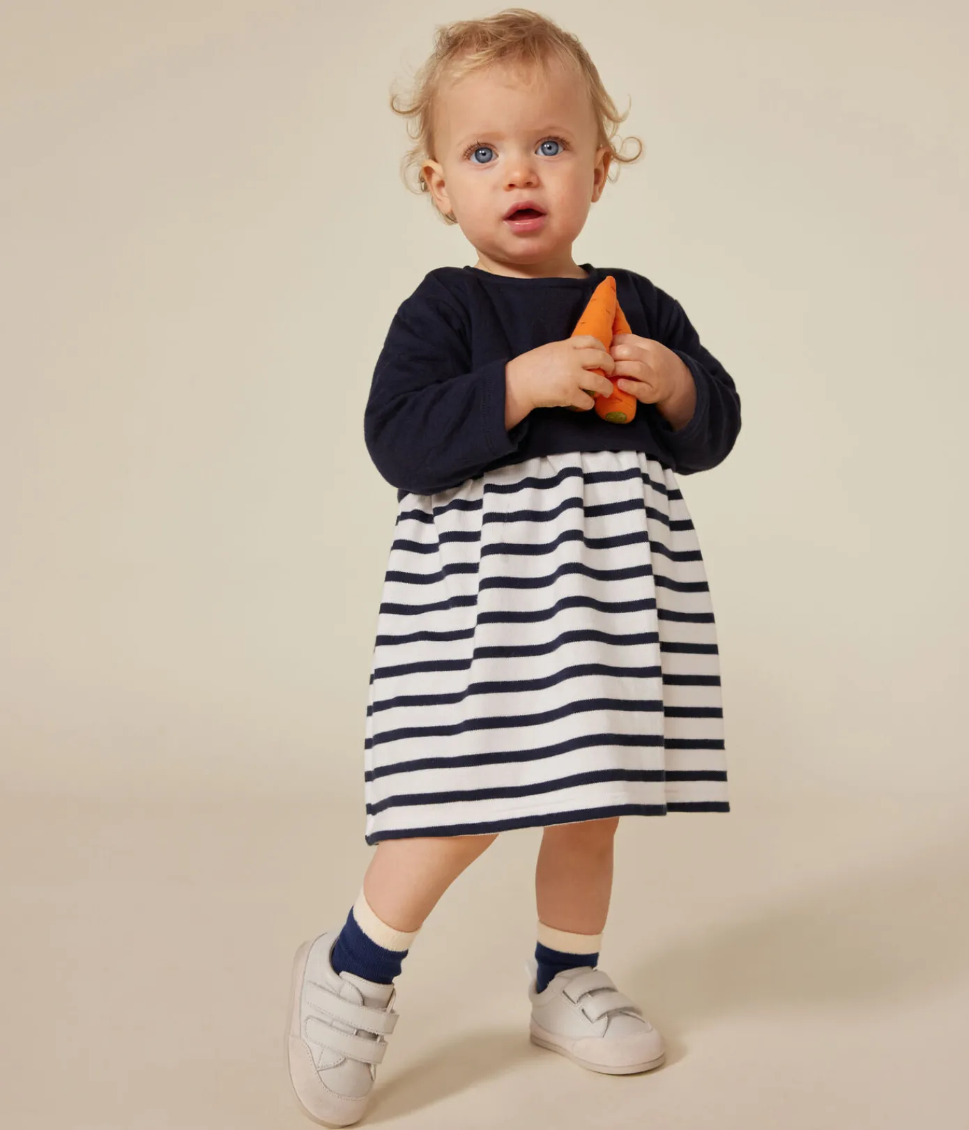 Petit Bateau Kleider*Langärmeliges Baby-Kleid aus Doppeljersey blau SMOKING/weiss MARSHMALLOW