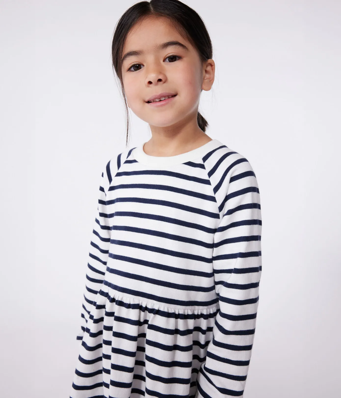 Petit Bateau Kleider, Röcke*Langärmeliges Kinder-Kleid aus Baumwolle mit Streifen weiss MARSHMALLOW/blau SMOKING
