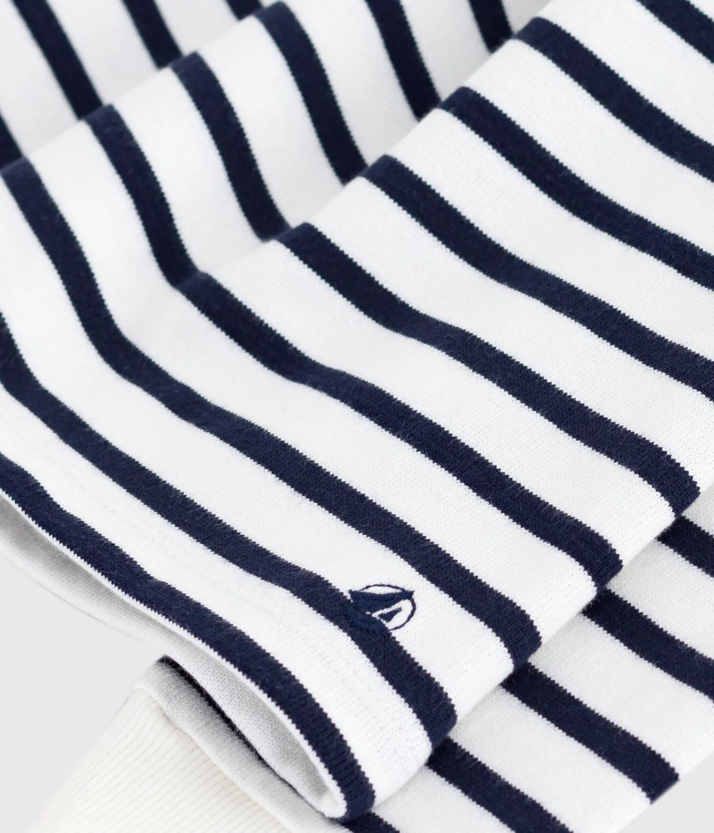 Petit Bateau Kleider, Röcke*Langärmeliges Kinder-Kleid aus Baumwolle mit Streifen weiss MARSHMALLOW/blau SMOKING
