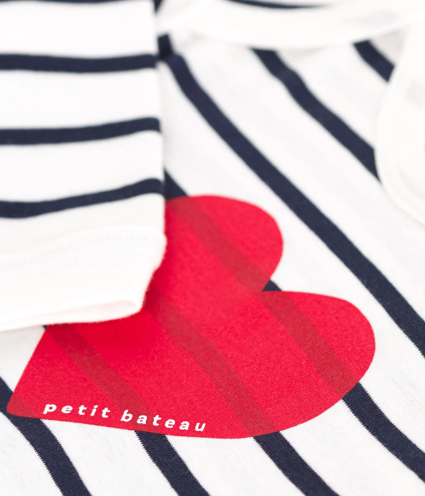 Petit Bateau Schlafanzüge, Strampler*Strampler aus Baumwolle ohne Druckknöpfe mit Herzmotiv weiss MARSHMALLOW/blau SMOKING