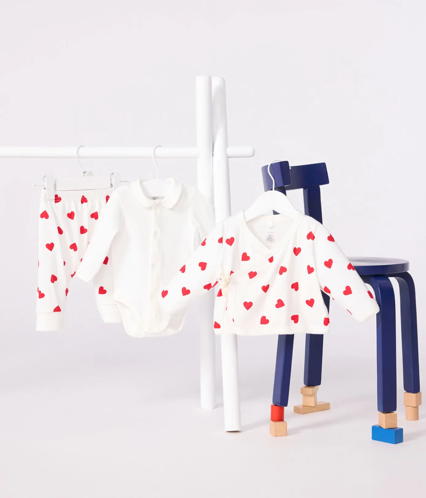 Petit Bateau Sets, Overalls & Latzhosen|Newborn*3-teiliges Baby-Set aus Baumwolle mit Herzmotiv weiss MARSHMALLOW/ROT TERKUIT