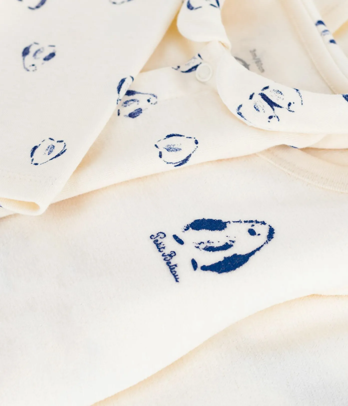 Petit Bateau Newborn|Sets, Overalls & Latzhosen*3-teiliges Baby-Set mit Wickeljacke und dazu passendem Body mit Pinguin-Motiv naturfarben MILK