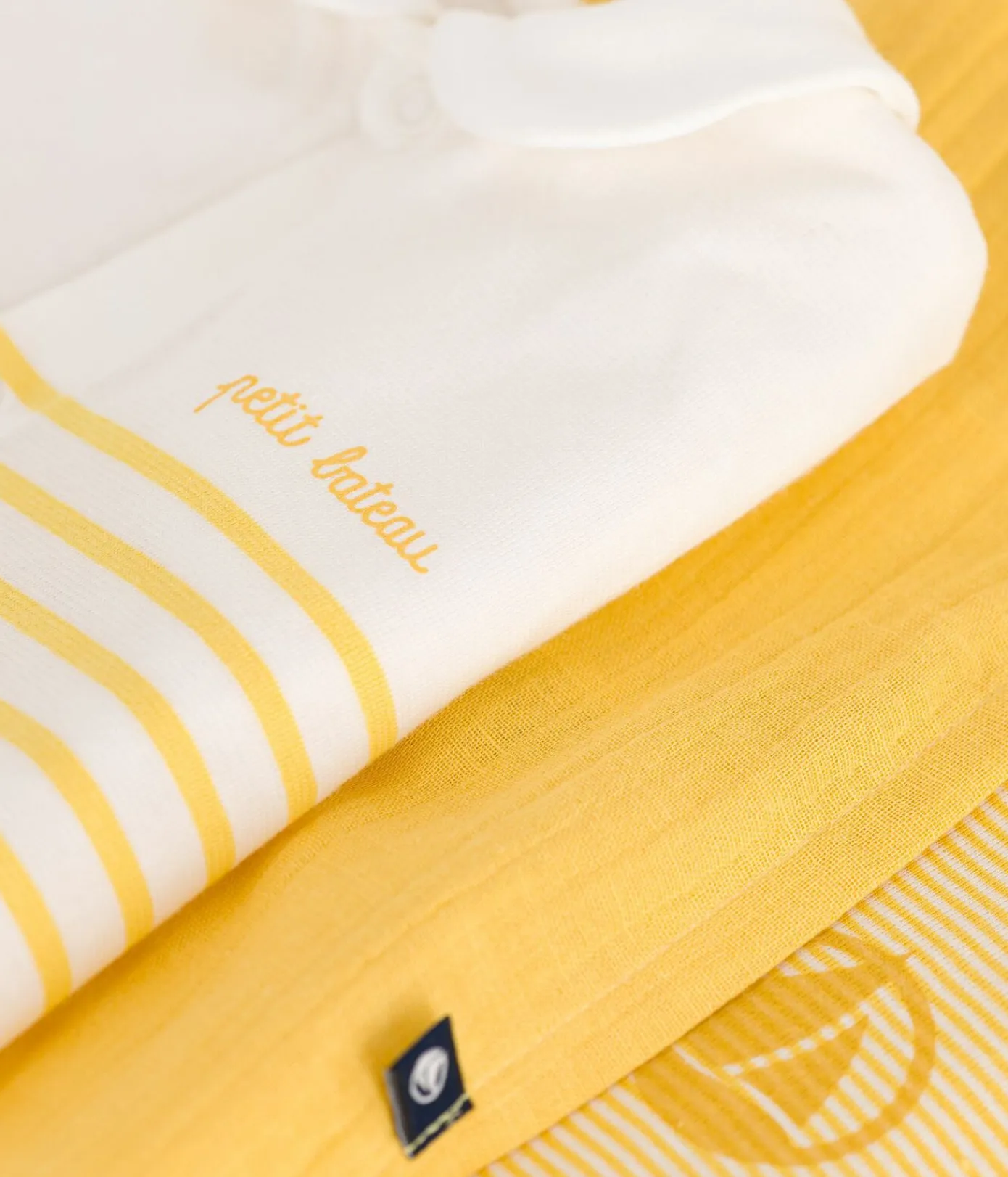 Petit Bateau Sets, Overalls & Latzhosen|Newborn*2-teiliges Newborn-Set mit Kurzoverall und Wickeltuch weiss MARSHMALLOW/ ORGE
